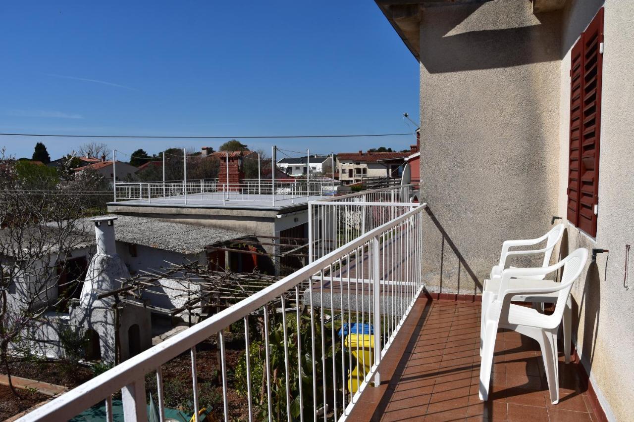 Apartman Miki Fazana Exterior photo